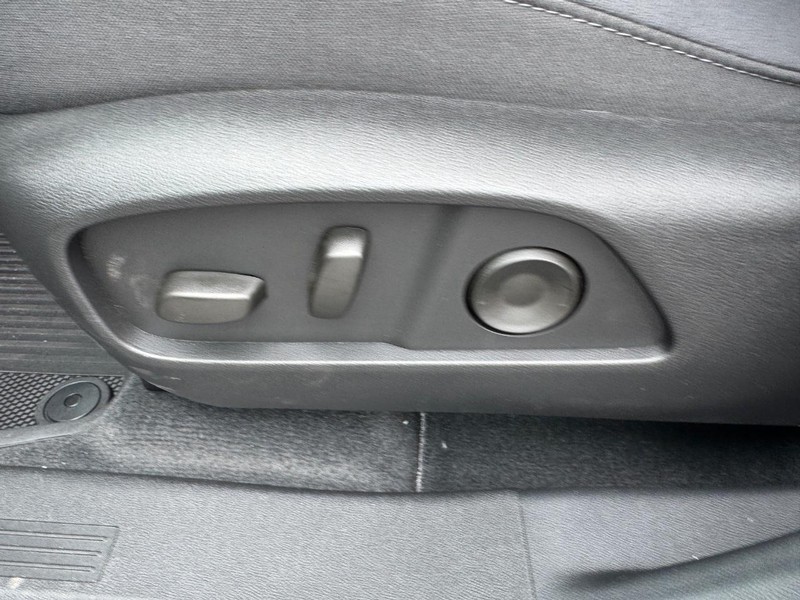 Chevrolet Equinox Vehicle Full-screen Gallery Image 11