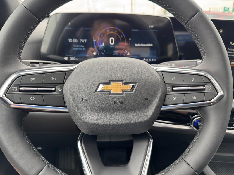 Chevrolet Equinox Vehicle Full-screen Gallery Image 13