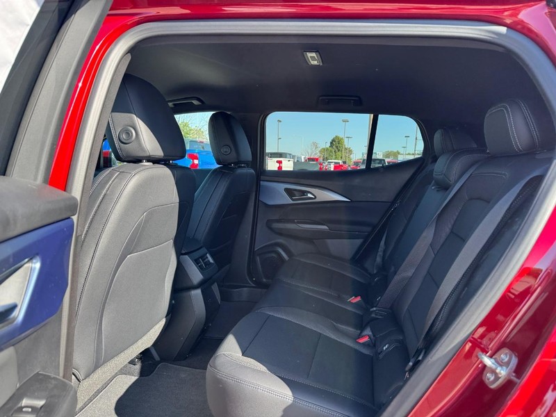 Chevrolet Equinox EV Vehicle Full-screen Gallery Image 5