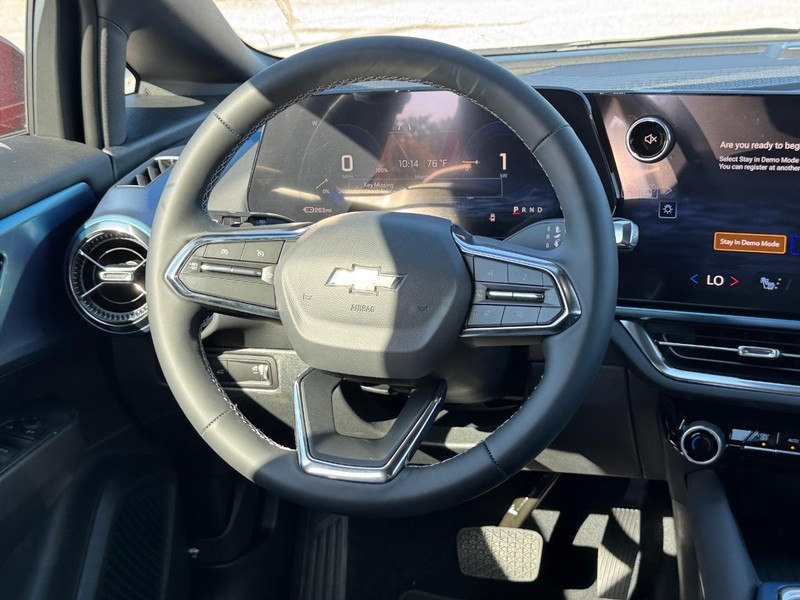 Chevrolet Equinox EV Vehicle Full-screen Gallery Image 7