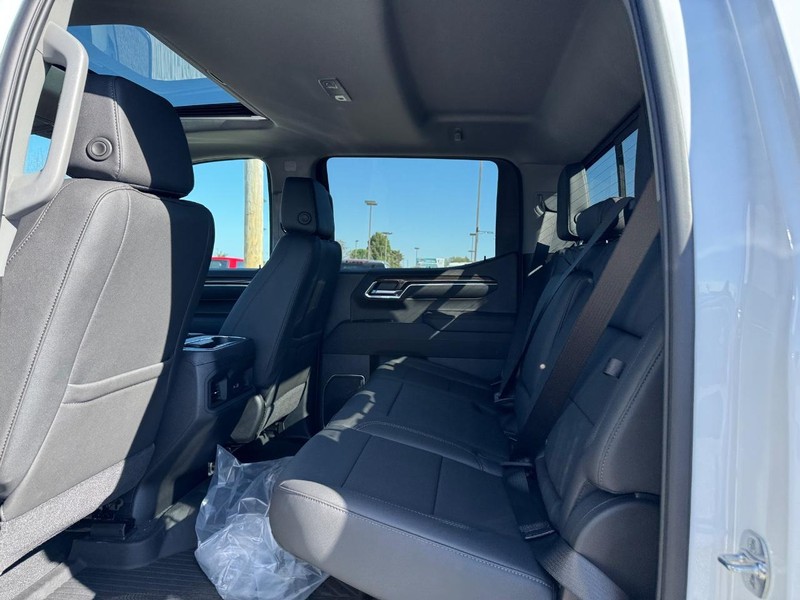 Chevrolet Silverado 1500 Vehicle Full-screen Gallery Image 5