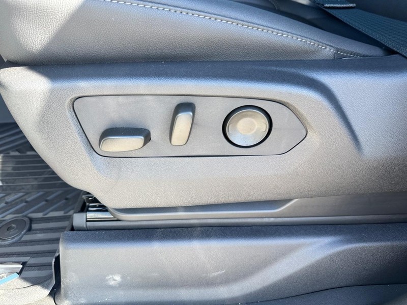 Chevrolet Silverado 1500 Vehicle Full-screen Gallery Image 11