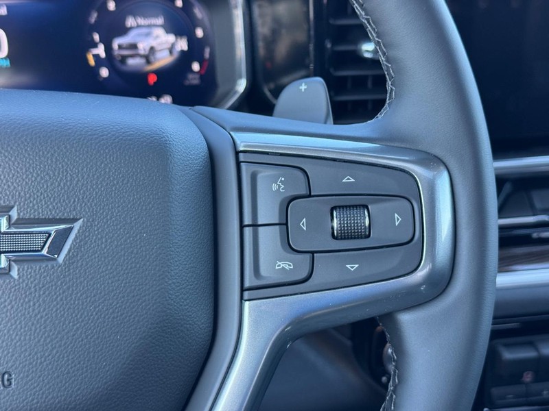 Chevrolet Silverado 1500 Vehicle Full-screen Gallery Image 16