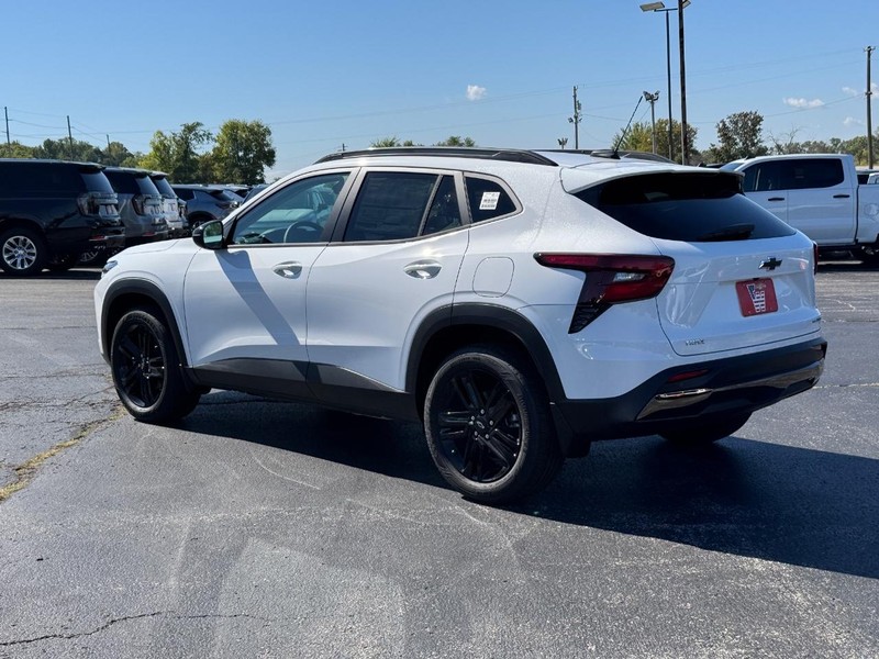 Chevrolet Trax Vehicle Full-screen Gallery Image 3