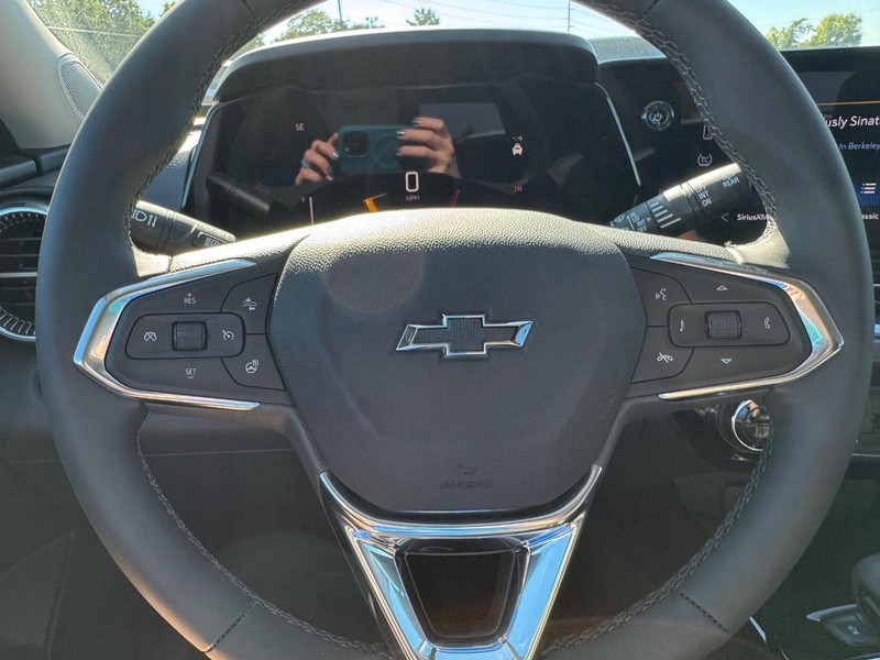 Chevrolet Trax Vehicle Full-screen Gallery Image 13