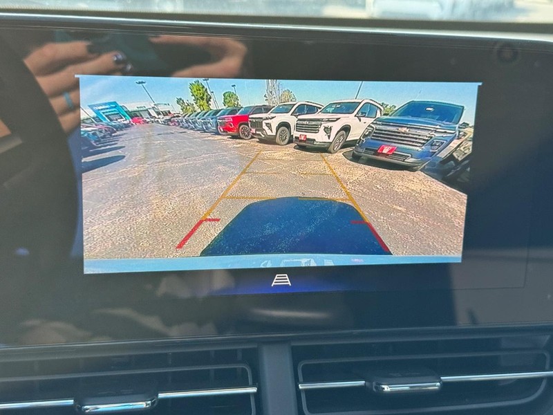 Chevrolet Trax Vehicle Full-screen Gallery Image 17