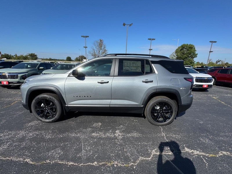 Chevrolet Equinox Vehicle Full-screen Gallery Image 2