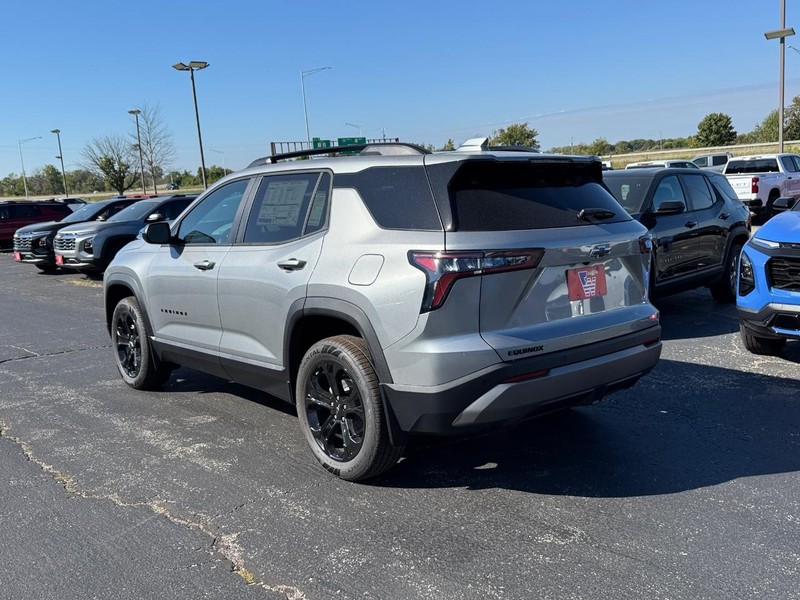 Chevrolet Equinox Vehicle Full-screen Gallery Image 3