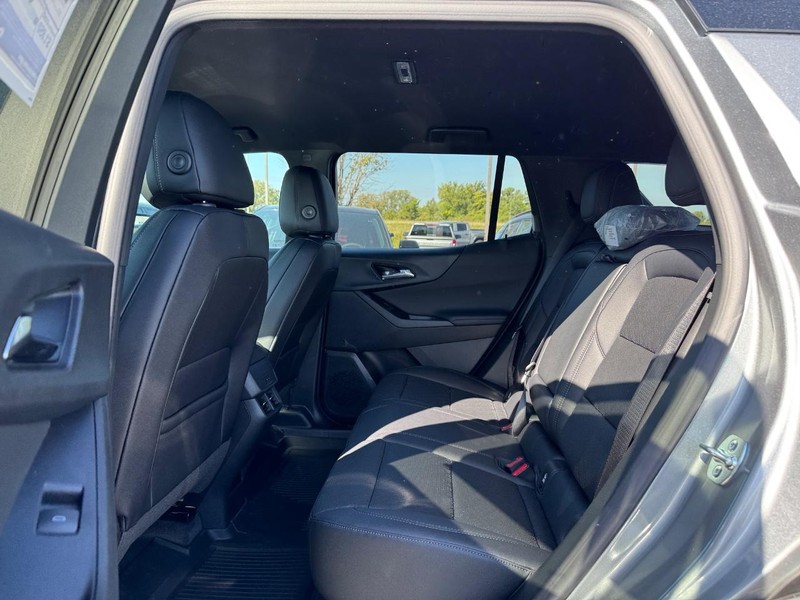 Chevrolet Equinox Vehicle Full-screen Gallery Image 5