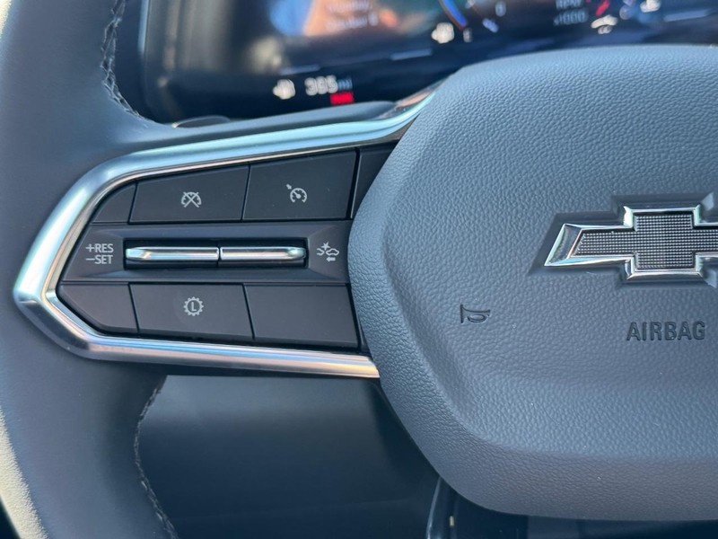 Chevrolet Equinox Vehicle Full-screen Gallery Image 13