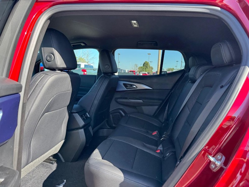 Chevrolet Equinox EV Vehicle Full-screen Gallery Image 5