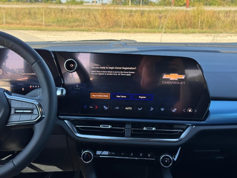 Chevrolet Equinox EV Vehicle Full-screen Gallery Image 8