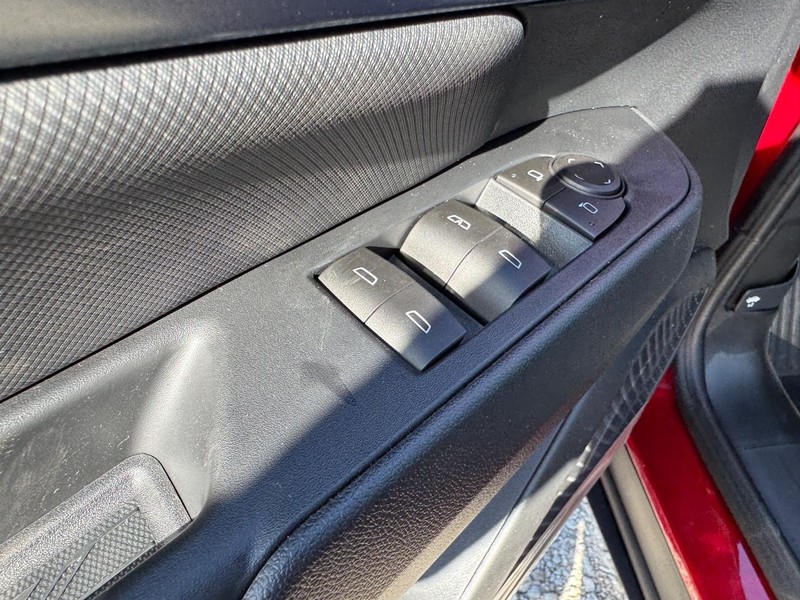 Chevrolet Equinox EV Vehicle Full-screen Gallery Image 11