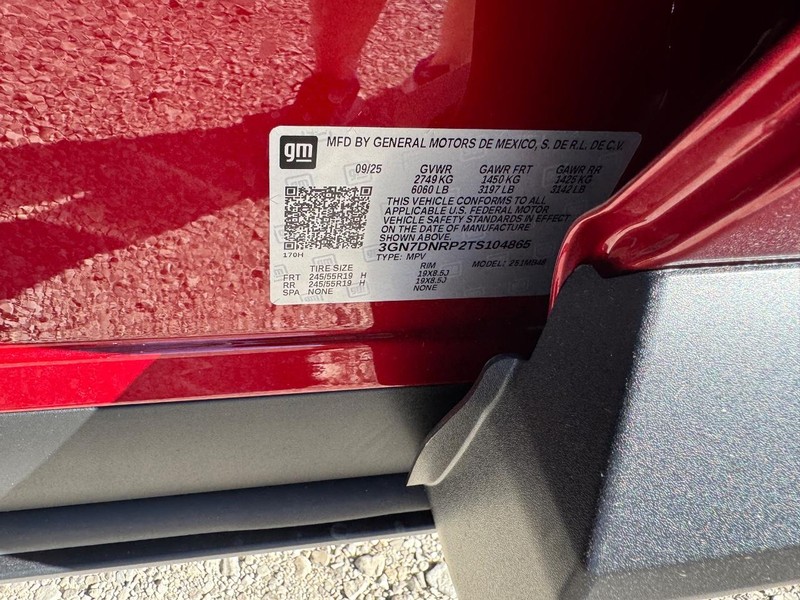 Chevrolet Equinox EV Vehicle Full-screen Gallery Image 16