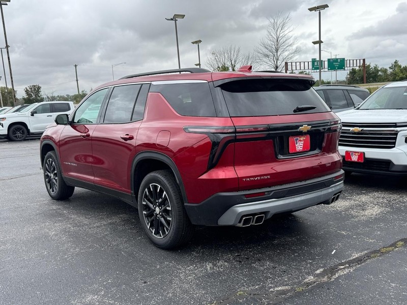 Chevrolet Traverse Vehicle Full-screen Gallery Image 3
