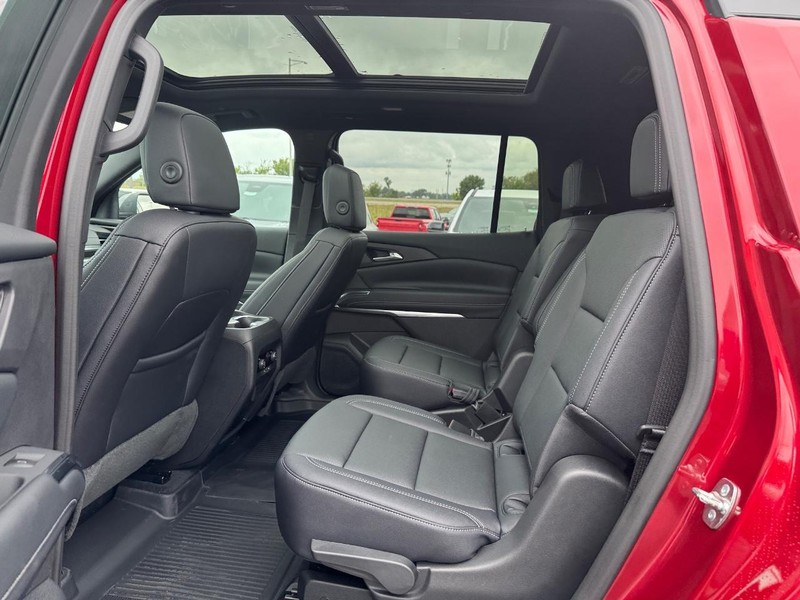 Chevrolet Traverse Vehicle Full-screen Gallery Image 5