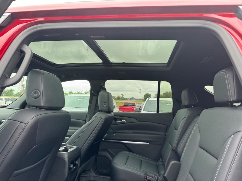 Chevrolet Traverse Vehicle Full-screen Gallery Image 6