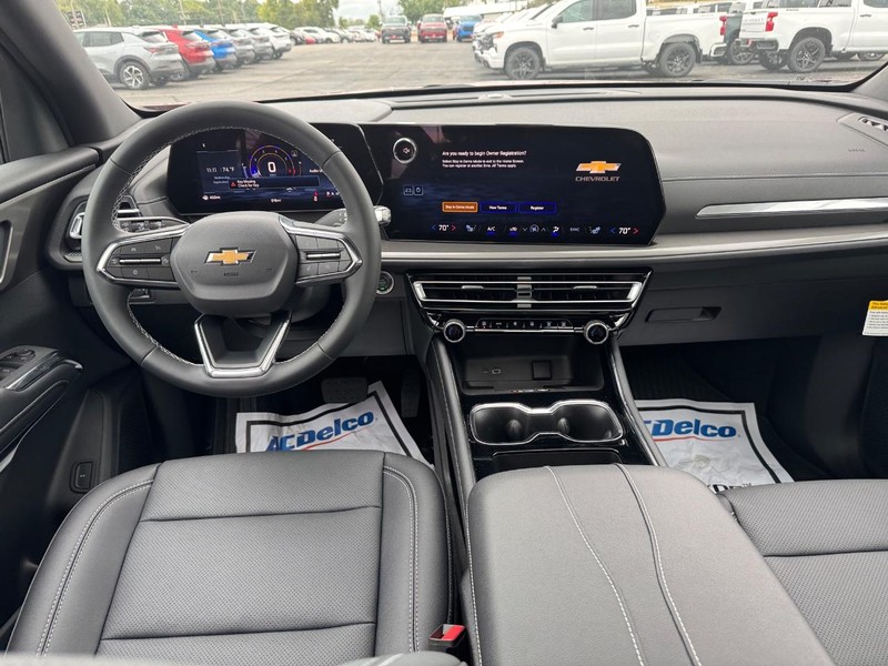 Chevrolet Traverse Vehicle Full-screen Gallery Image 9