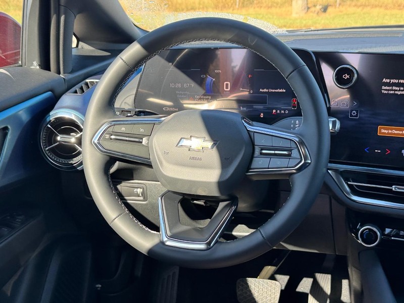 Chevrolet Equinox EV Vehicle Full-screen Gallery Image 6