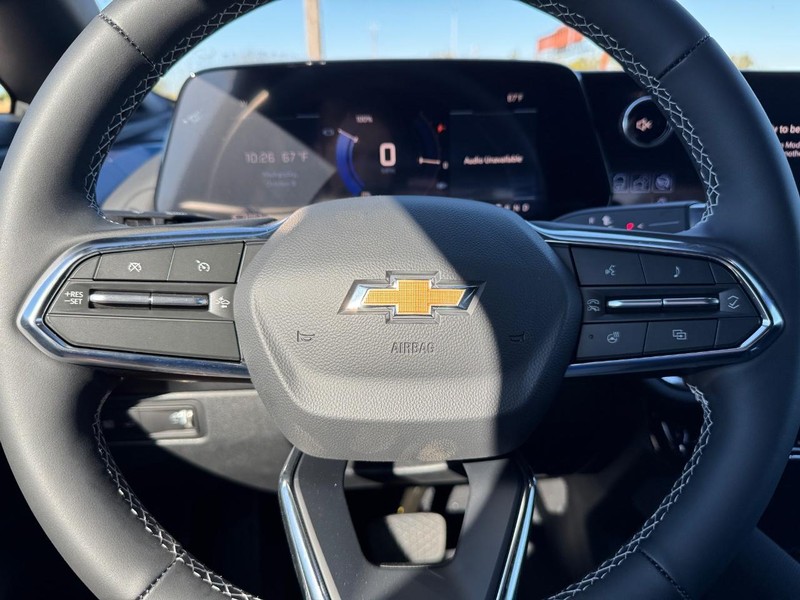 Chevrolet Equinox EV Vehicle Full-screen Gallery Image 12