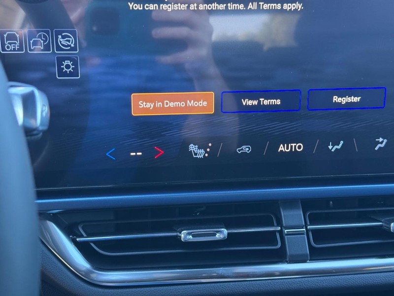 Chevrolet Equinox EV Vehicle Full-screen Gallery Image 15