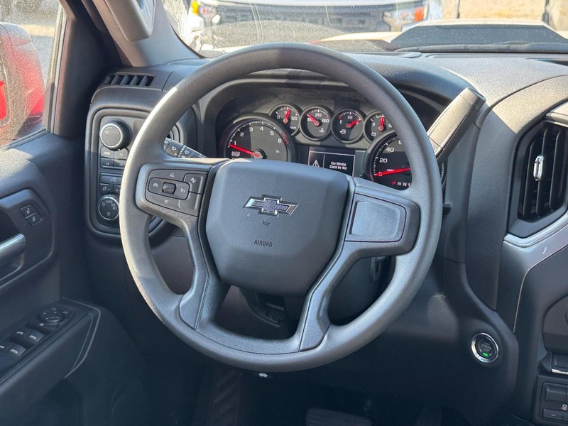 Chevrolet Silverado 1500 Vehicle Full-screen Gallery Image 7