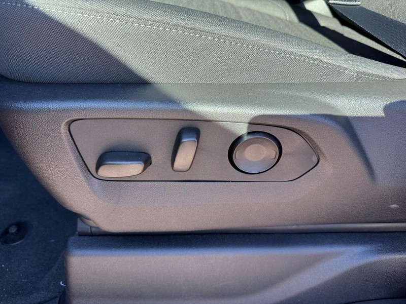 Chevrolet Silverado 1500 Vehicle Full-screen Gallery Image 10