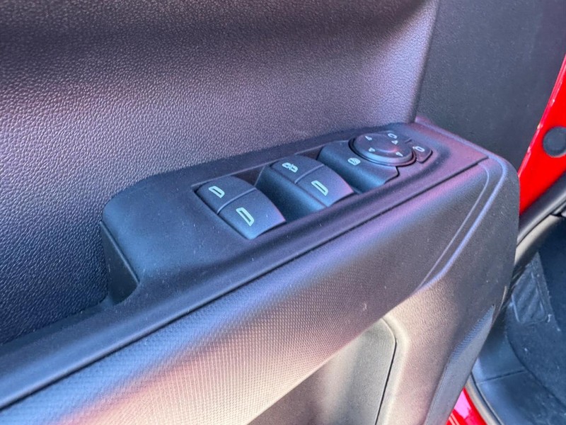 Chevrolet Silverado 1500 Vehicle Full-screen Gallery Image 11