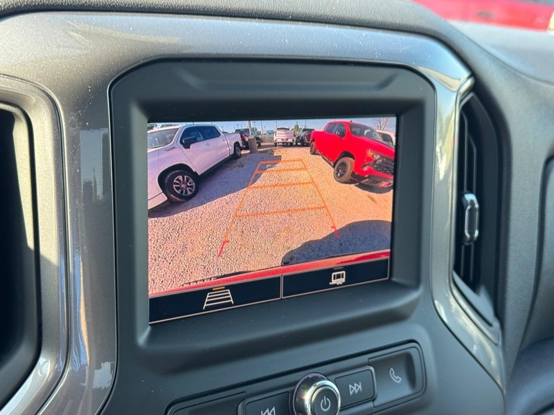 Chevrolet Silverado 1500 Vehicle Full-screen Gallery Image 14
