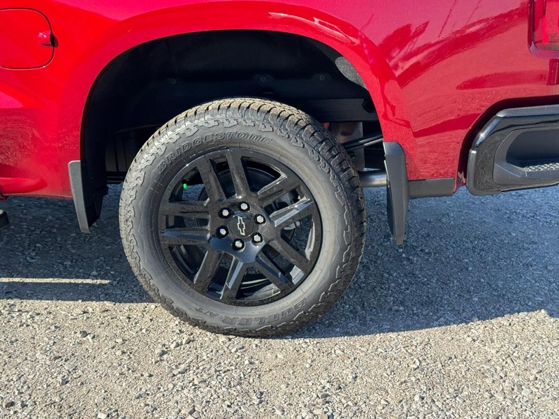 Chevrolet Silverado 1500 Vehicle Full-screen Gallery Image 4