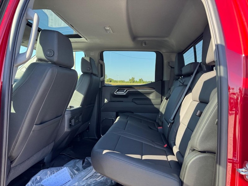 Chevrolet Silverado 1500 Vehicle Full-screen Gallery Image 5