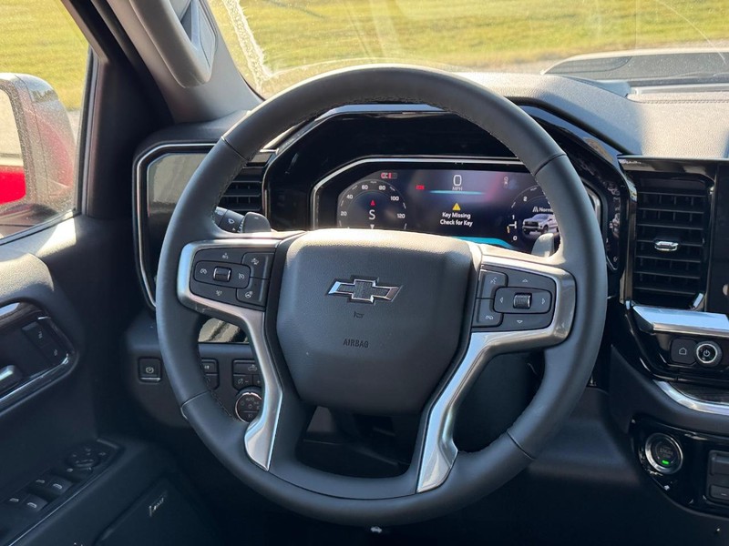 Chevrolet Silverado 1500 Vehicle Full-screen Gallery Image 8