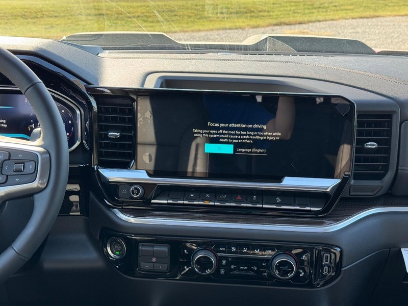 Chevrolet Silverado 1500 Vehicle Full-screen Gallery Image 9