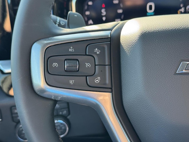 Chevrolet Silverado 1500 Vehicle Full-screen Gallery Image 14