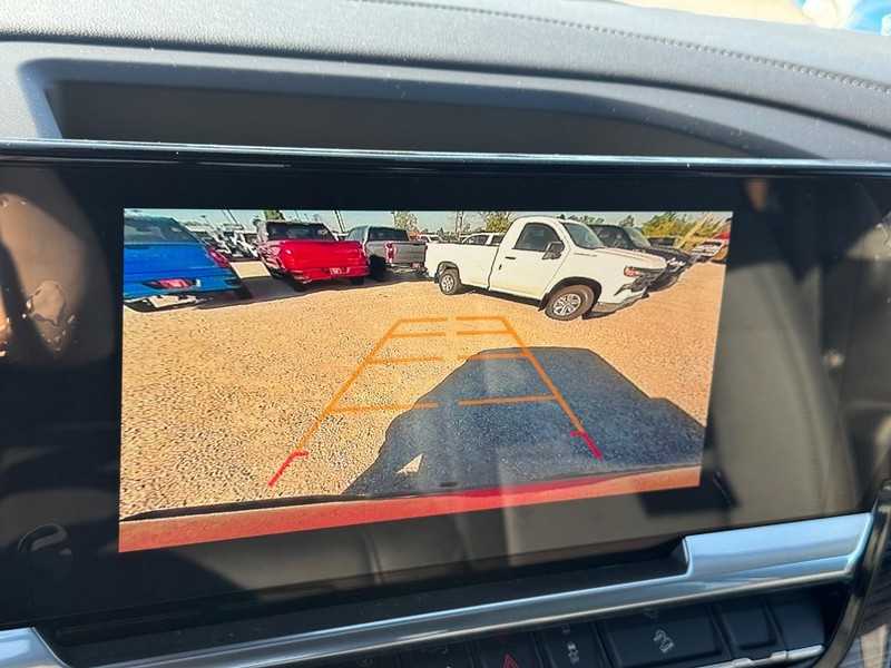 Chevrolet Silverado 1500 Vehicle Full-screen Gallery Image 17