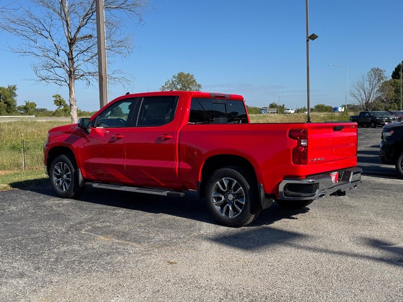 Chevrolet Silverado 1500 Vehicle Full-screen Gallery Image 3