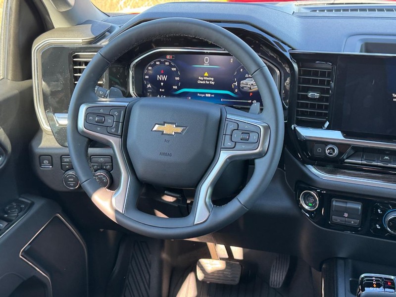 Chevrolet Silverado 1500 Vehicle Full-screen Gallery Image 7