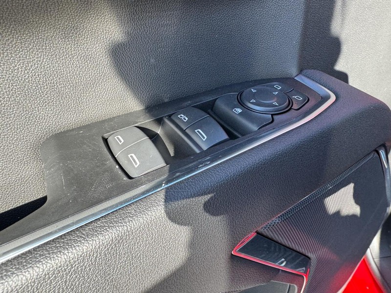 Chevrolet Silverado 1500 Vehicle Full-screen Gallery Image 11