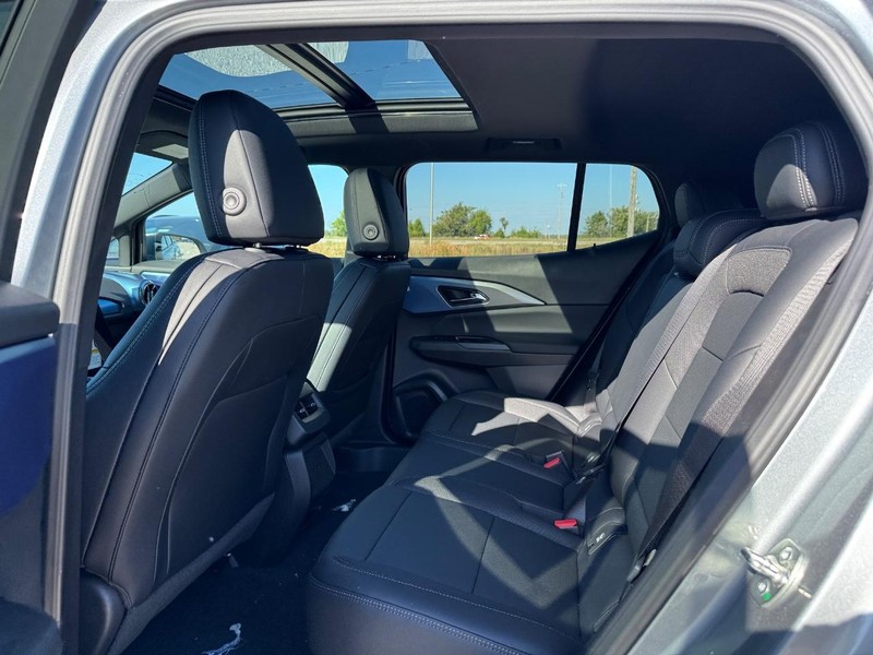 Chevrolet Equinox EV Vehicle Full-screen Gallery Image 5