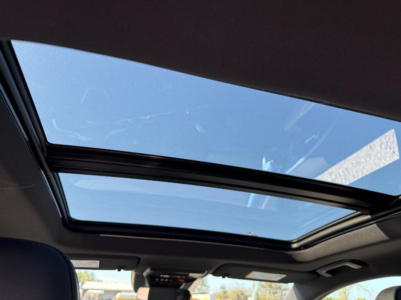 Chevrolet Equinox EV Vehicle Full-screen Gallery Image 6