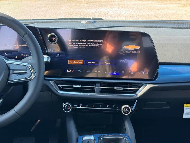 Chevrolet Equinox EV Vehicle Full-screen Gallery Image 9