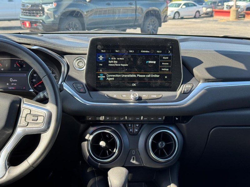 Chevrolet Blazer Vehicle Full-screen Gallery Image 13