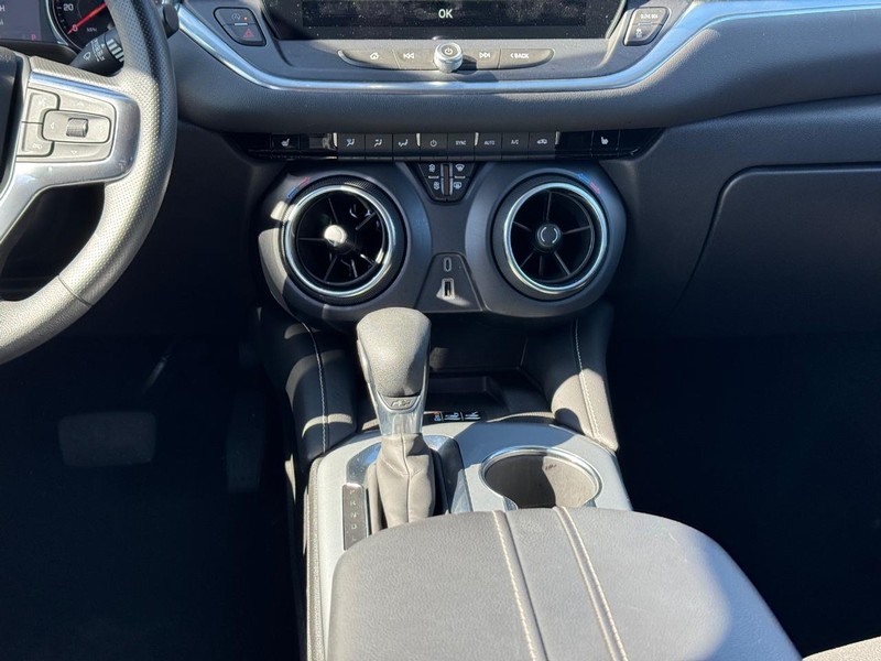 Chevrolet Blazer Vehicle Full-screen Gallery Image 14