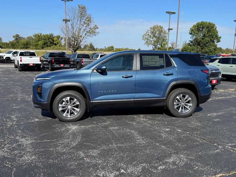 Chevrolet Equinox Vehicle Full-screen Gallery Image 2