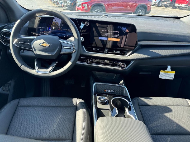 Chevrolet Equinox Vehicle Full-screen Gallery Image 6