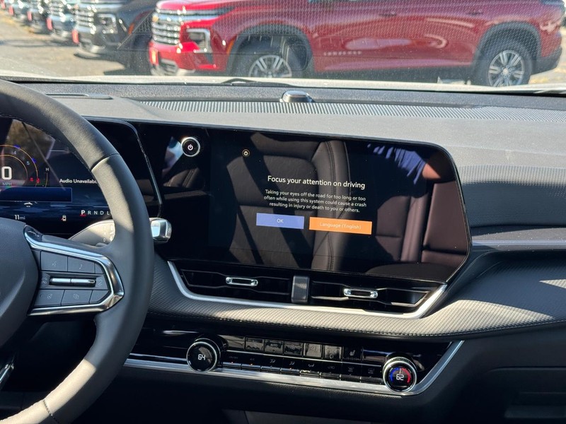 Chevrolet Equinox Vehicle Full-screen Gallery Image 8