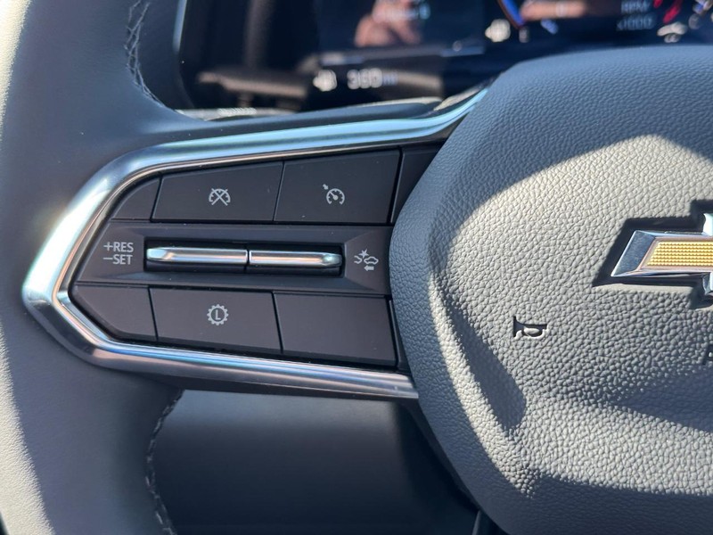 Chevrolet Equinox Vehicle Full-screen Gallery Image 13