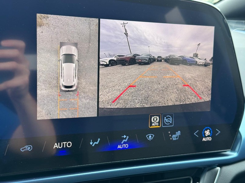 Chevrolet Equinox EV Vehicle Full-screen Gallery Image 16