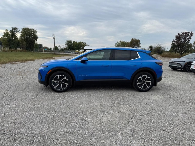 Chevrolet Equinox EV Vehicle Full-screen Gallery Image 2