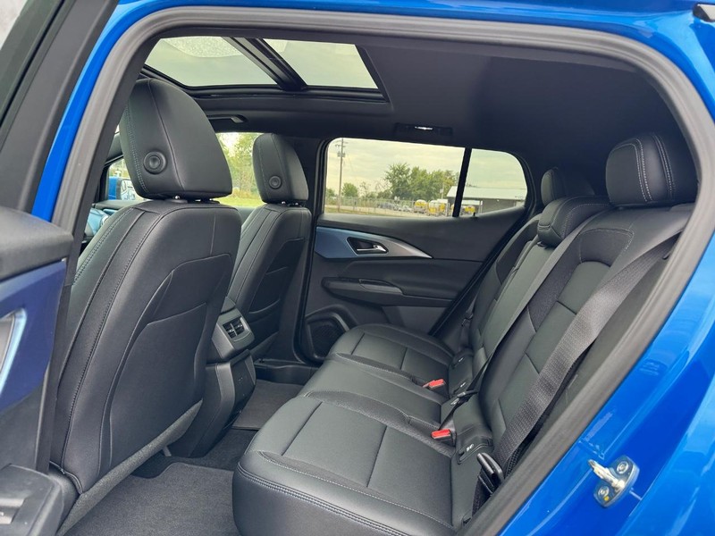 Chevrolet Equinox EV Vehicle Full-screen Gallery Image 5